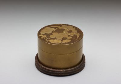 图片[2]-Circular lacquer box with plum blossom decor, Ch’ing dynasty-China Archive